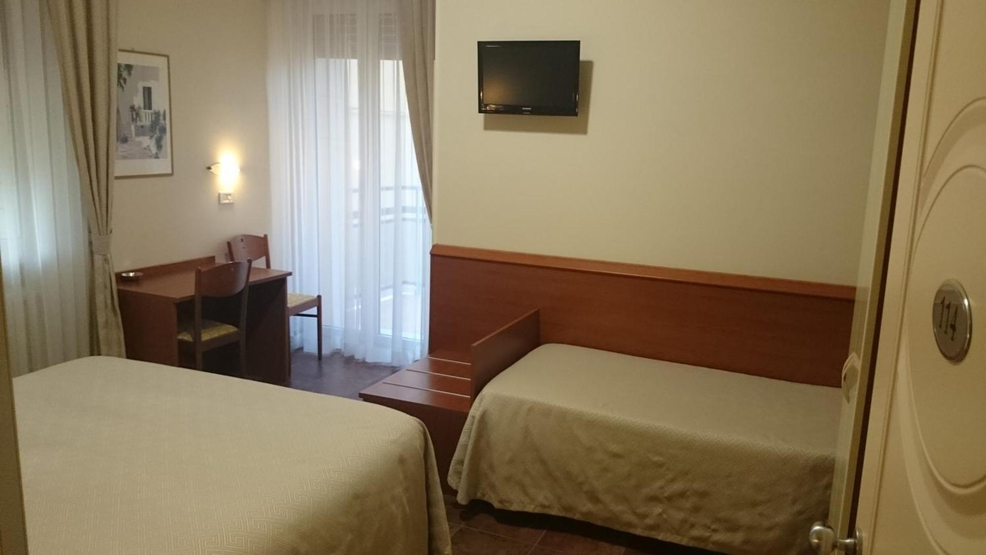 Hotel Beaurivage Fano Rum bild