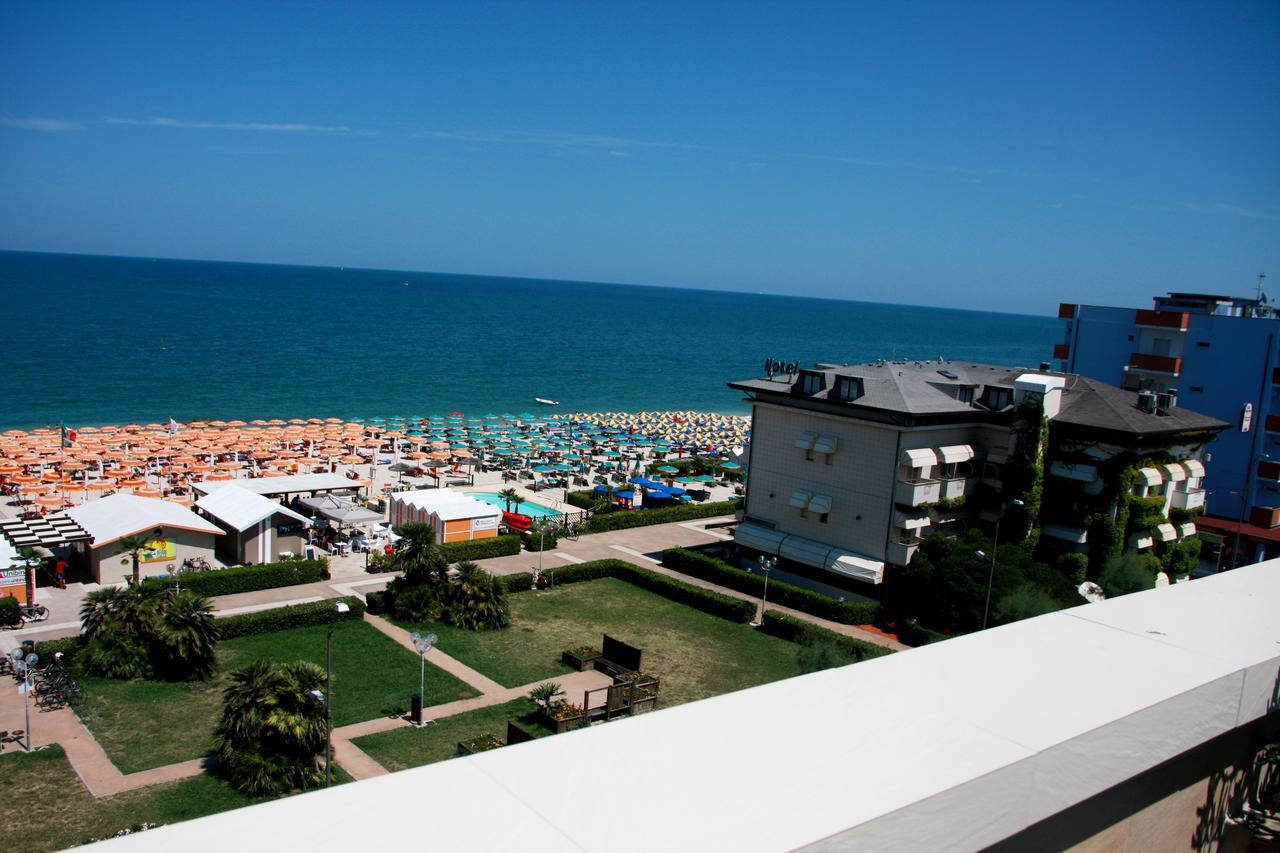Hotel Beaurivage Fano Exteriör bild